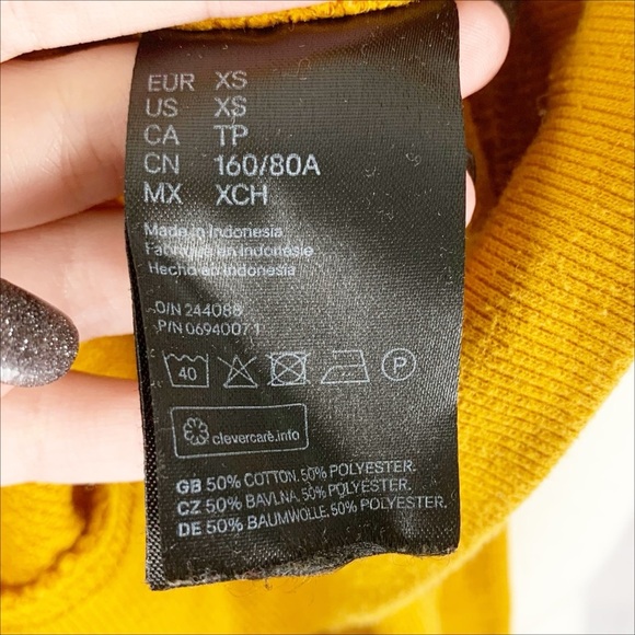 CLEARANCE -- Disney x H&M Divided Light Orange Mickey Mouse Sweater (XS) - Picture 8 of 9